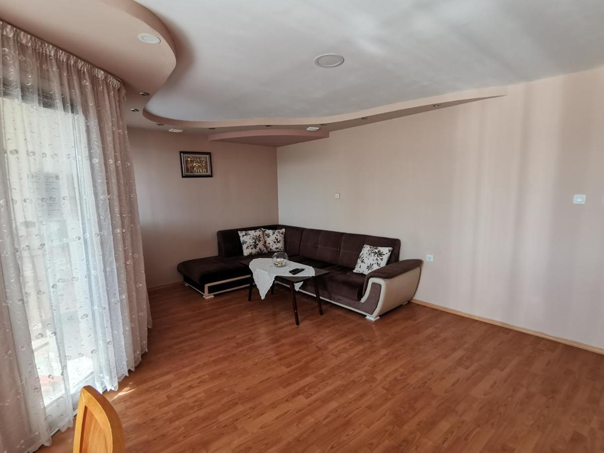 Central Apartment Targovishte Exterior foto